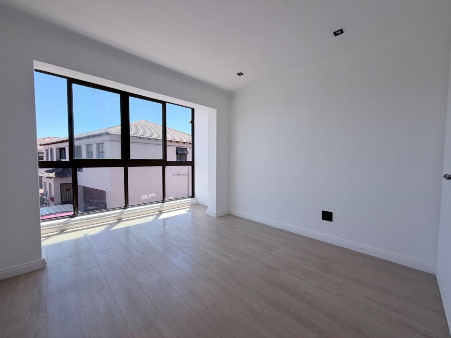 3 Bedroom Property for Sale in Bloubergstrand Western Cape